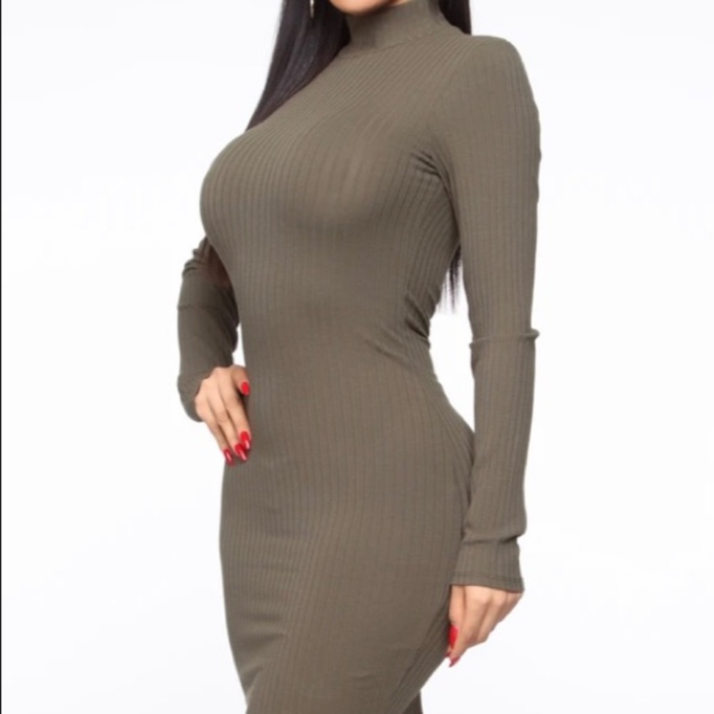 Size small ribbed olive green dress. New with tags!